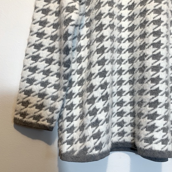 Nina Leonard Fuzzy Houndstooth Sweater - Picture 4 of 9